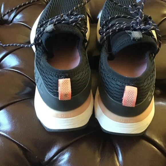 Sorel women kinetic impact sneakers Sz 9 - Picture 7 of 8